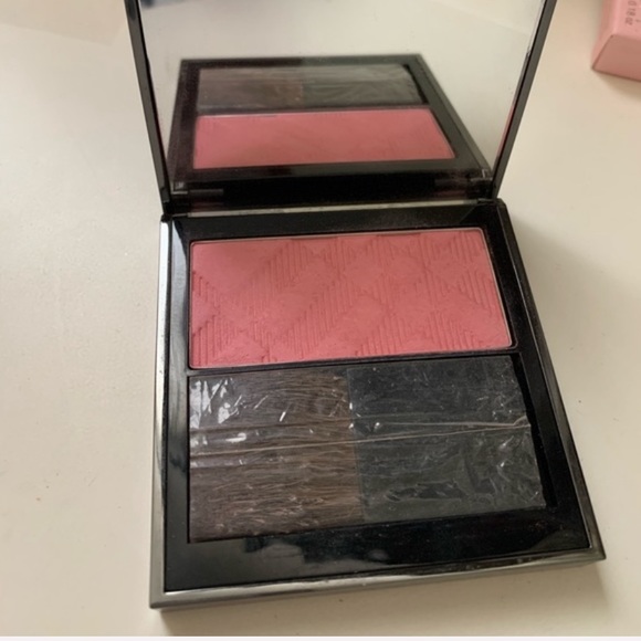 Makeup Burberry blush in peony col:04 - Picture 4 of 4